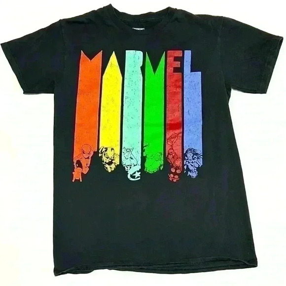 Marvel T-Shirt Medium Super Hero Disney Vacation Action Universal Studios Family - Picture 1 of 4